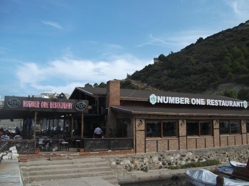 קרבורון Number One Apart Hotel מראה חיצוני תמונה